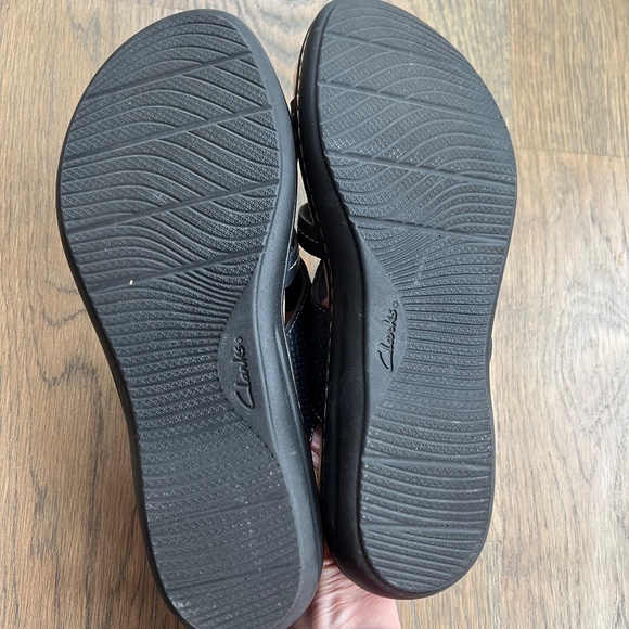 Clarks Ultimate Comfort Thong Sandals - Leather Upper - Picture 3 of 6
